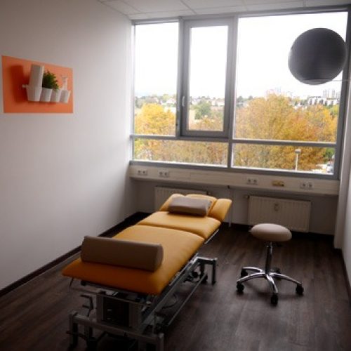 praxis-biebrich-behandlungsraum